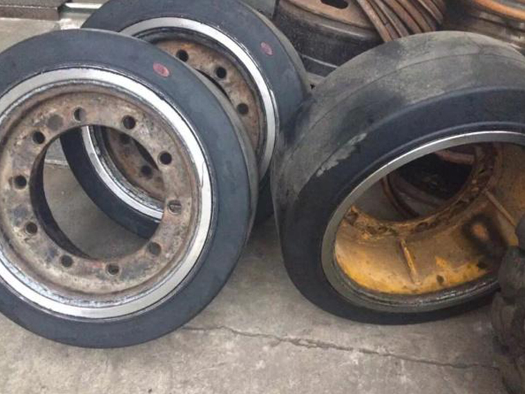 銑刨機輪胎 壓配式實心輪胎